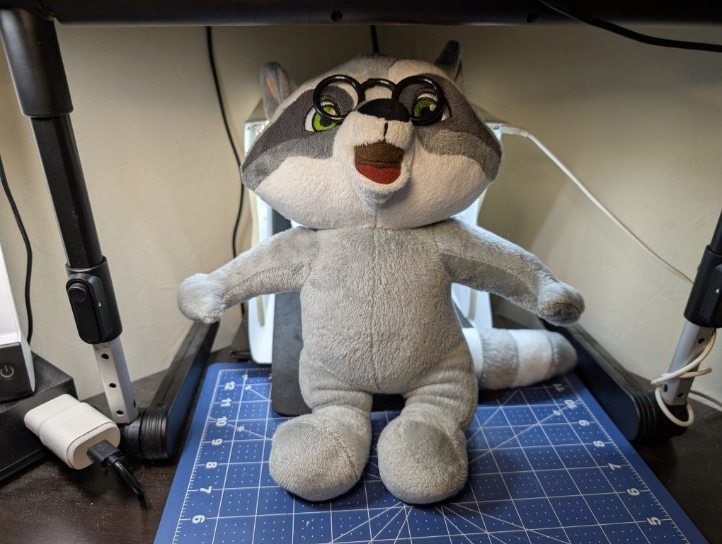 Great Wolf Lodge Oliver Racoon w/ Glasses 16" Inch No Accessories