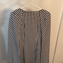 Black And White Cloak Sleeve Dress - SMALL