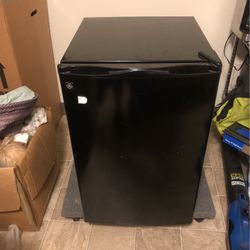 Ge mini sale freezer