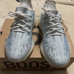 Adidas Yeezy Boost 350 V2 “Mono Ice” GW2869 – Sz. 9 – Great Condition w/ Box