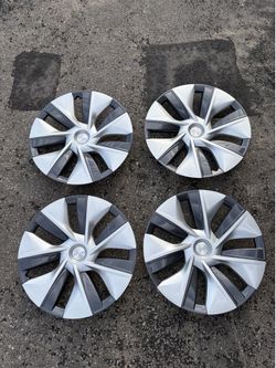Tesla model Y OEM wheel cover - hubcaps 19 inch