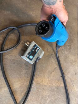 BMW  EV CHARGER