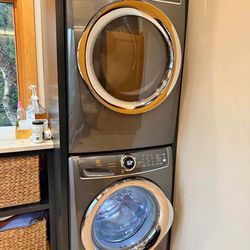 Electrolux Washer & Gas Dryer