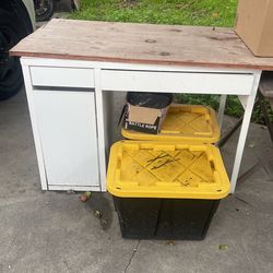 Nail Desk