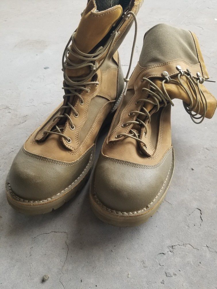 Danner/Vibram Military BOOTS- FREE FREE- SIZE 14