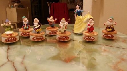 Snow White Collectables w/music