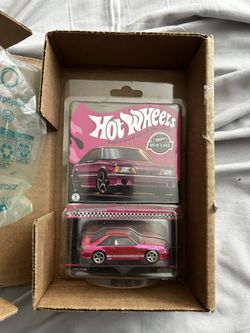 Hot Wheels RLC 1993 Mustang Cobra Pink Edition