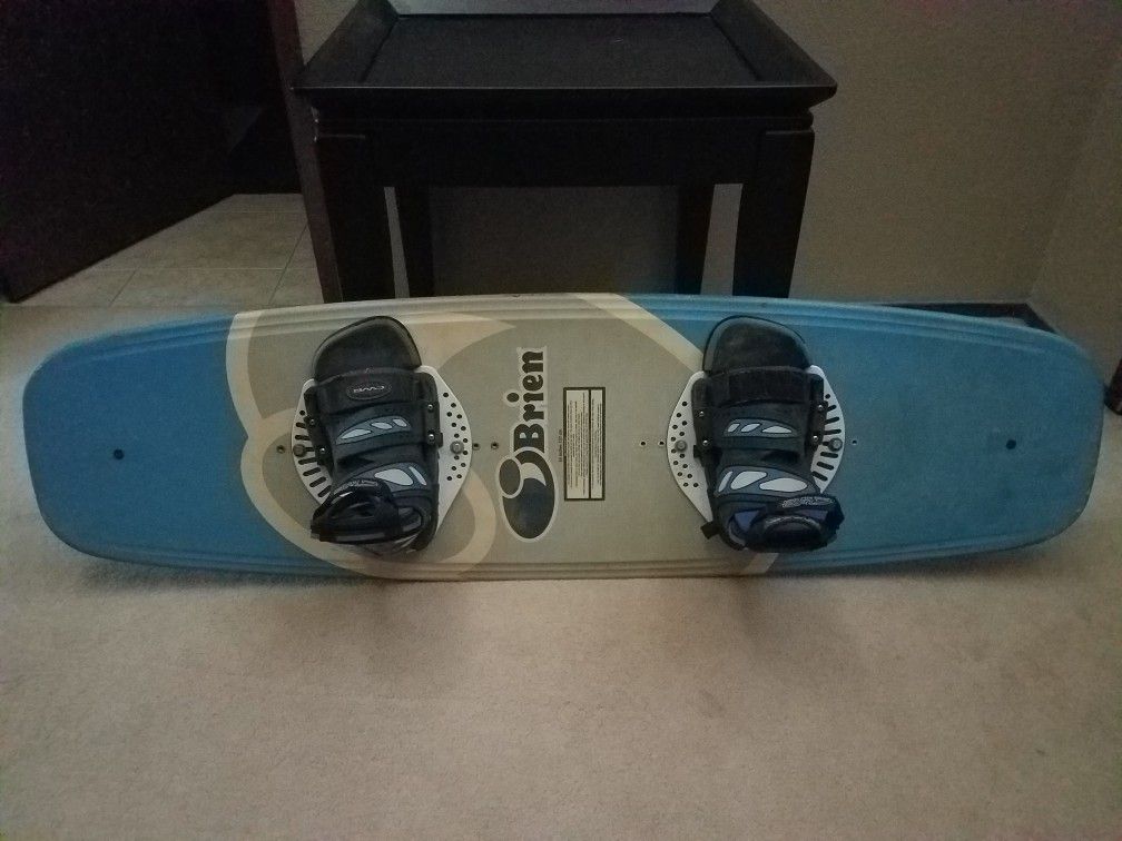 O'Brien wakeboard and bindings