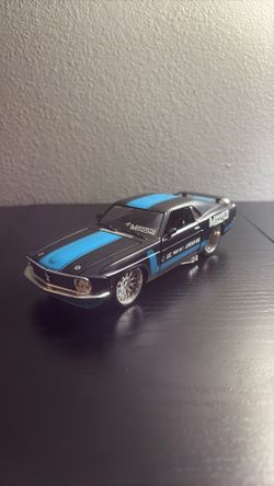 Maisto: 1970 Ford Mustang Boss 302 (missing steering wheel)