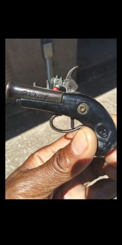 (VINTAGE) 1960s toy pirate flintlock pistol
