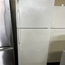 Ge Apartment Size Top Freezer Refrigerator 18 Cu Ft 