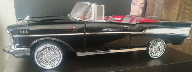 1:18 diecast model 1957 Chevy Bel Air lowrider