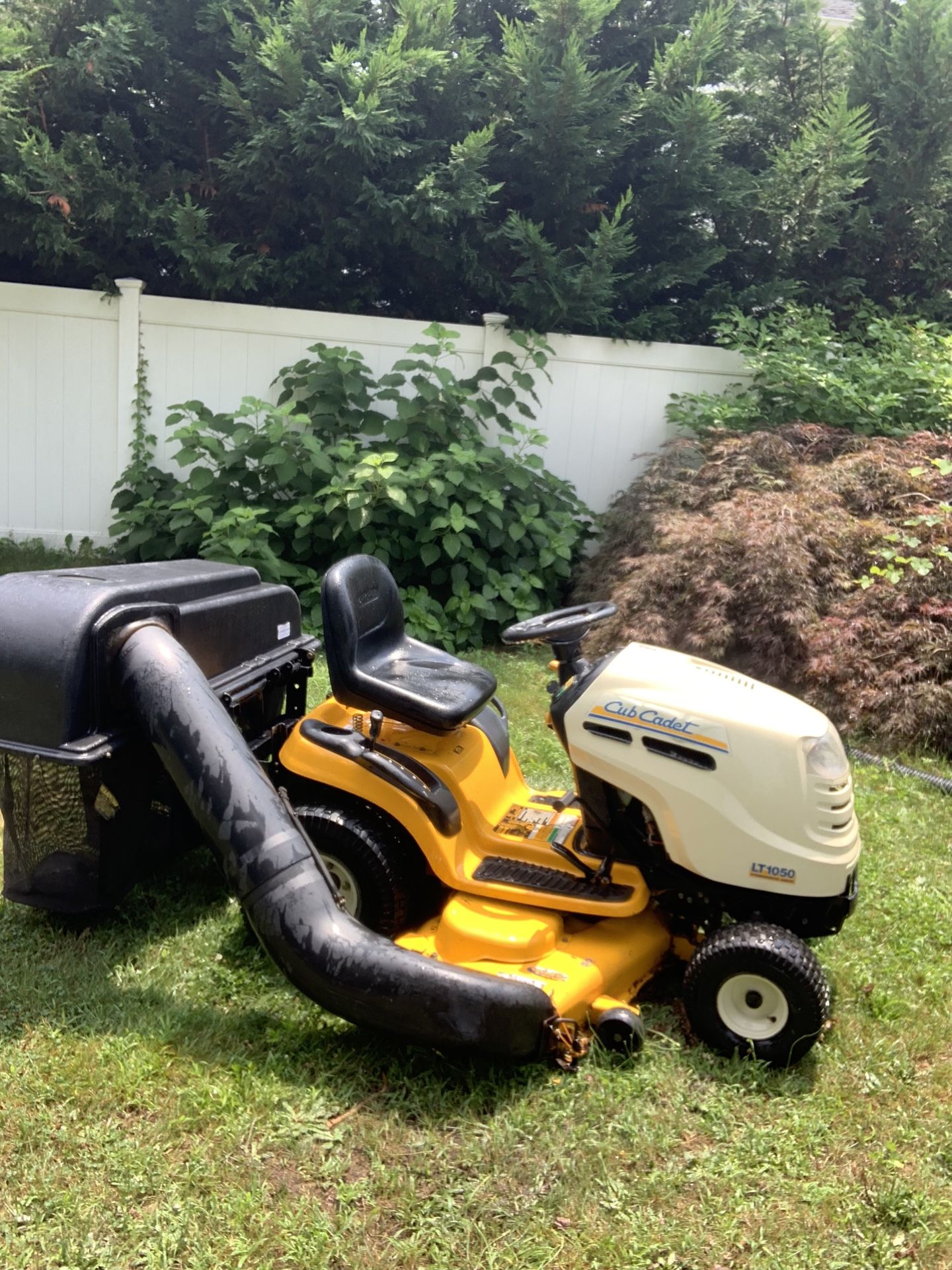 50 inch cub cadet fully automatic 23 hp triple bagger set up