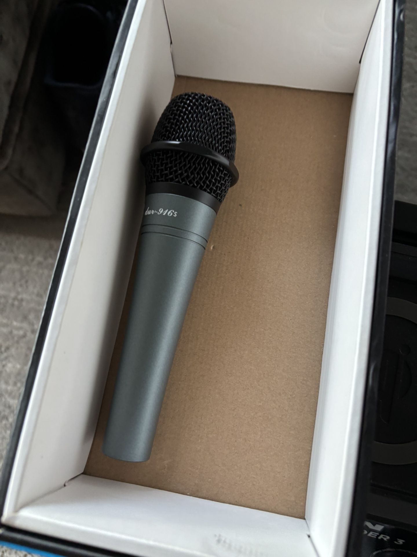 Microphone