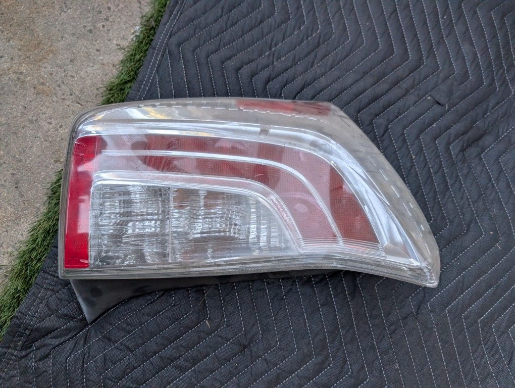 2010 - 2015 Prius Gen 3 Taillight Driver Left OEM