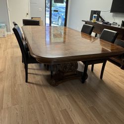Dinning Table 