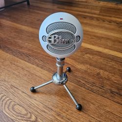 Logitech for Creators Blue Snowball iCE USB Microphone for PC, Mac, Gaming, Recording, Streaming