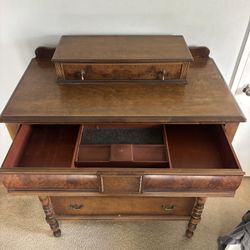 vintage Berkey & Gay dresser 