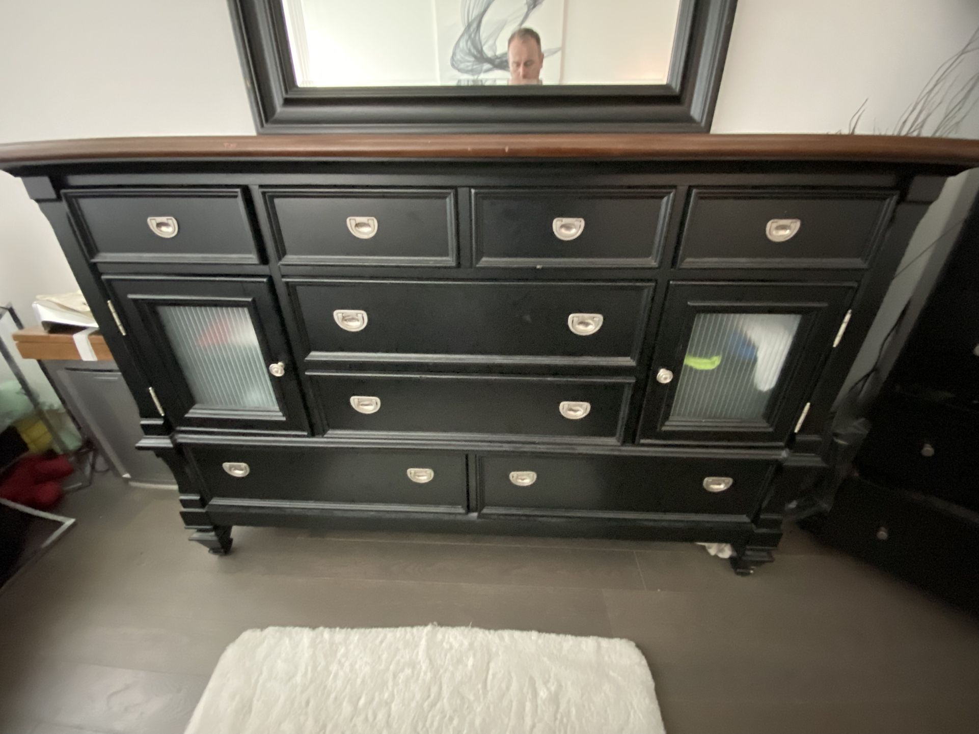 Dresser With Mirror