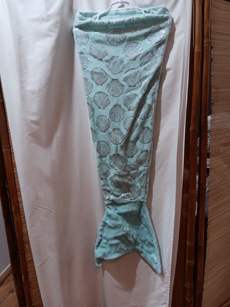 Girls Mermaid Tail Blanket