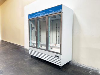 3 glass door Merchandiser Cooler Refrigerator NSF SG1.9L3