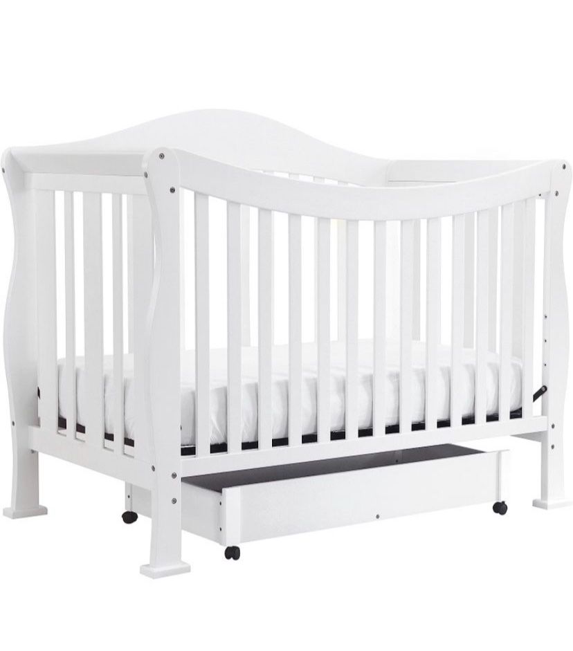 DaVinci wooden crib (Crib Only - Mattress Sold Separately)