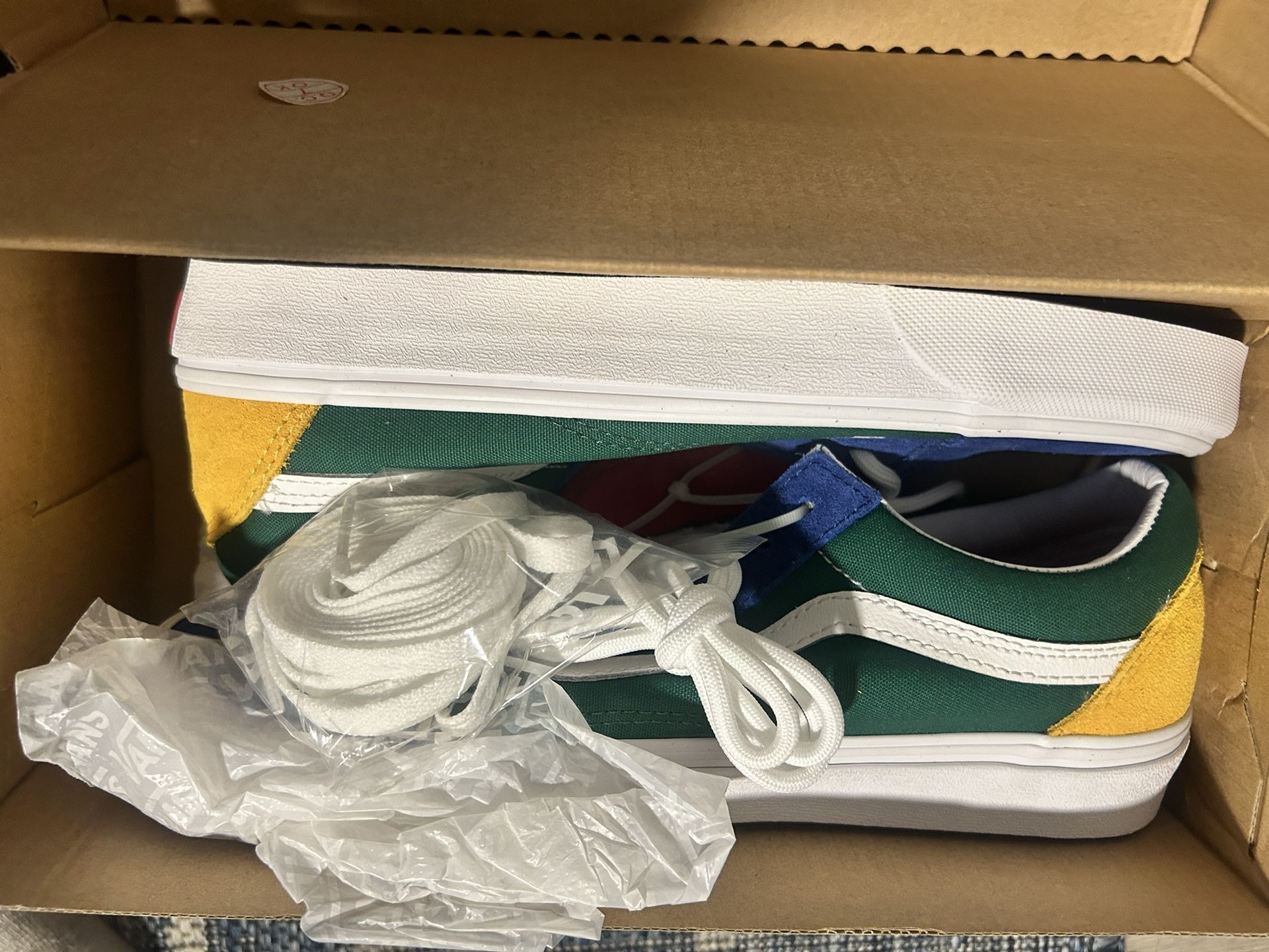 Old Skool (Vans Yacht Club)