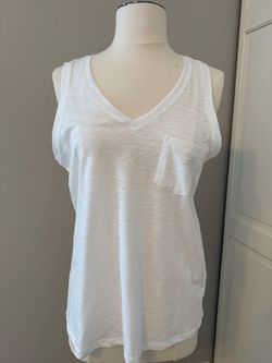 Tahari Sleeveless White V-Neck Tank Size S