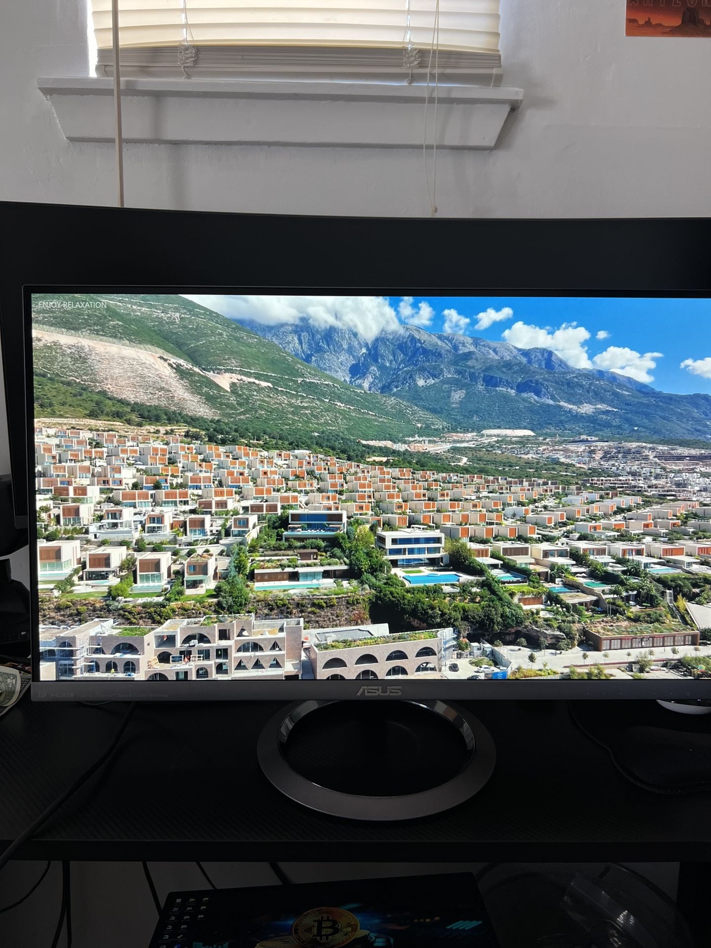 Asus MX27AQ monitor With Bang Olufsen Speakers