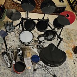 Alesis Nitro Mesh Kit + Accessories/add-ons