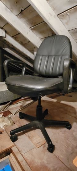 Chair With Wheels Used With Minor Imperfections 