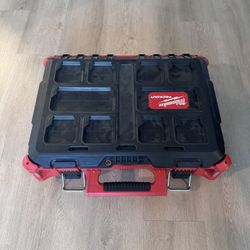 Milwaukee PACKOUT 22in Tool Box ($80 NEW)