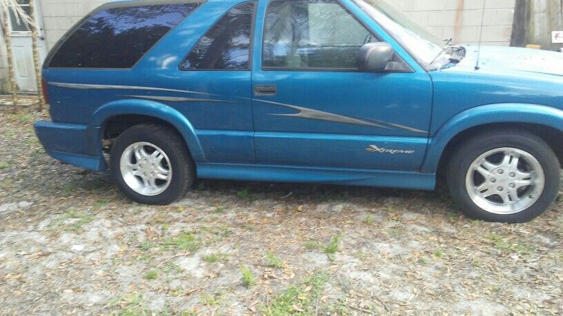 2001 Chevy S10 Blazer Xtreme ground effects and 16in aluminum wheels Factory for sale negotiable