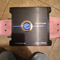 Car Power Amplifier 1500watts Like New 