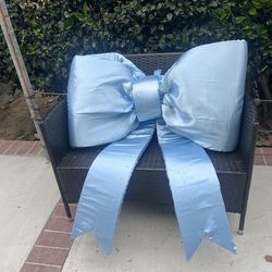 Giant Bow blue