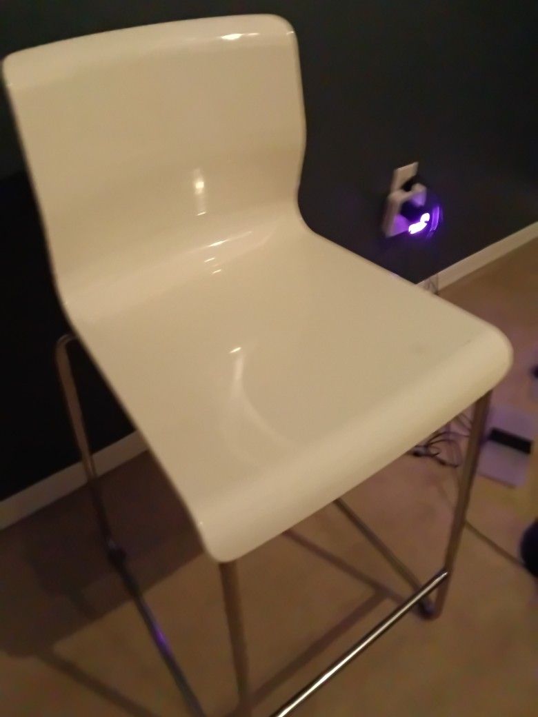 White Porcelain Chair Commercial Boulevard Friday