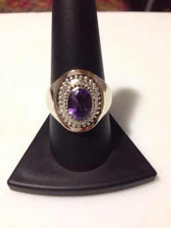 Amethyst/18kt ring