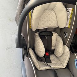 Nee Baby Car Seat with base  Never Used