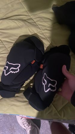Large Fox knee pads Launch D30