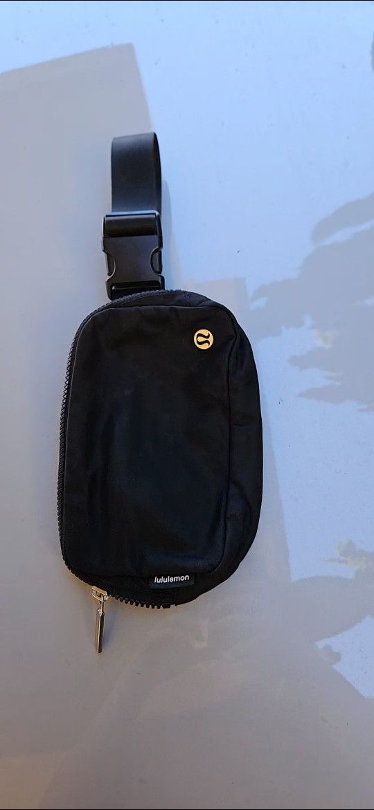 Lululemon Mini Bag