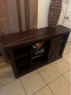 Tv stand with missing barn for