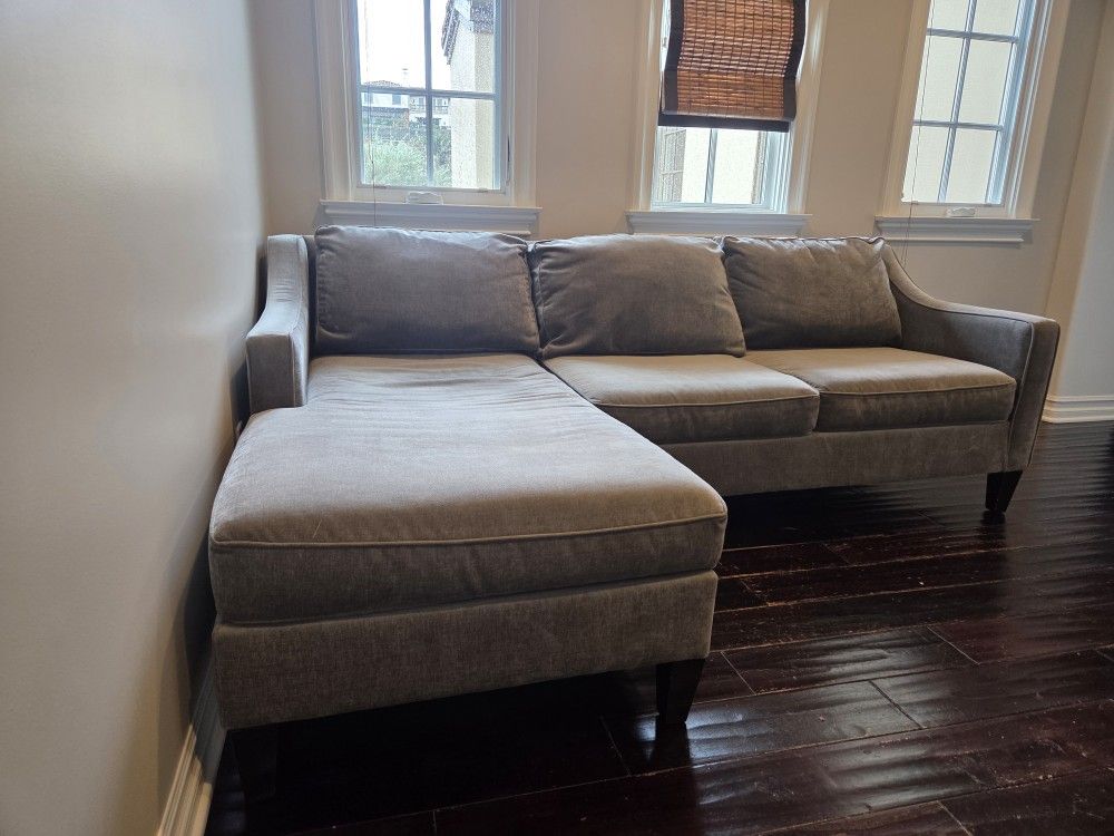 Sectional Couch In Chanille Fabric -Grey