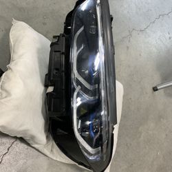 2022 BMW 840i Left Headlight 