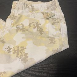 NWOT route 66 white and yellow camo/floral capris size 13/14