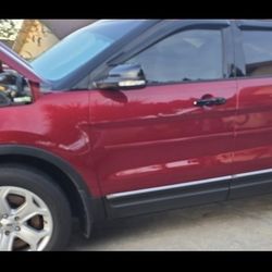 Ford Explorer Xlt ** Parts Only**