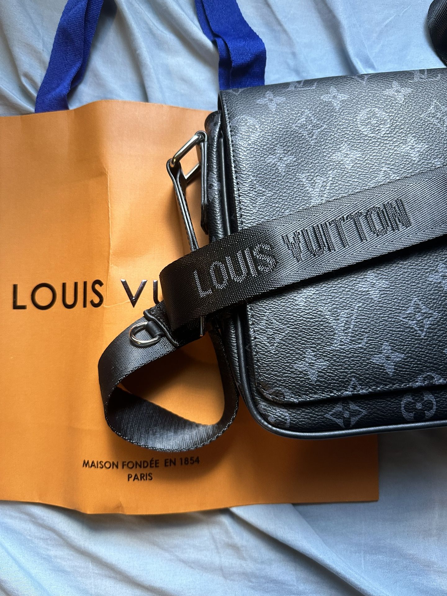 Lv Messenger Bag