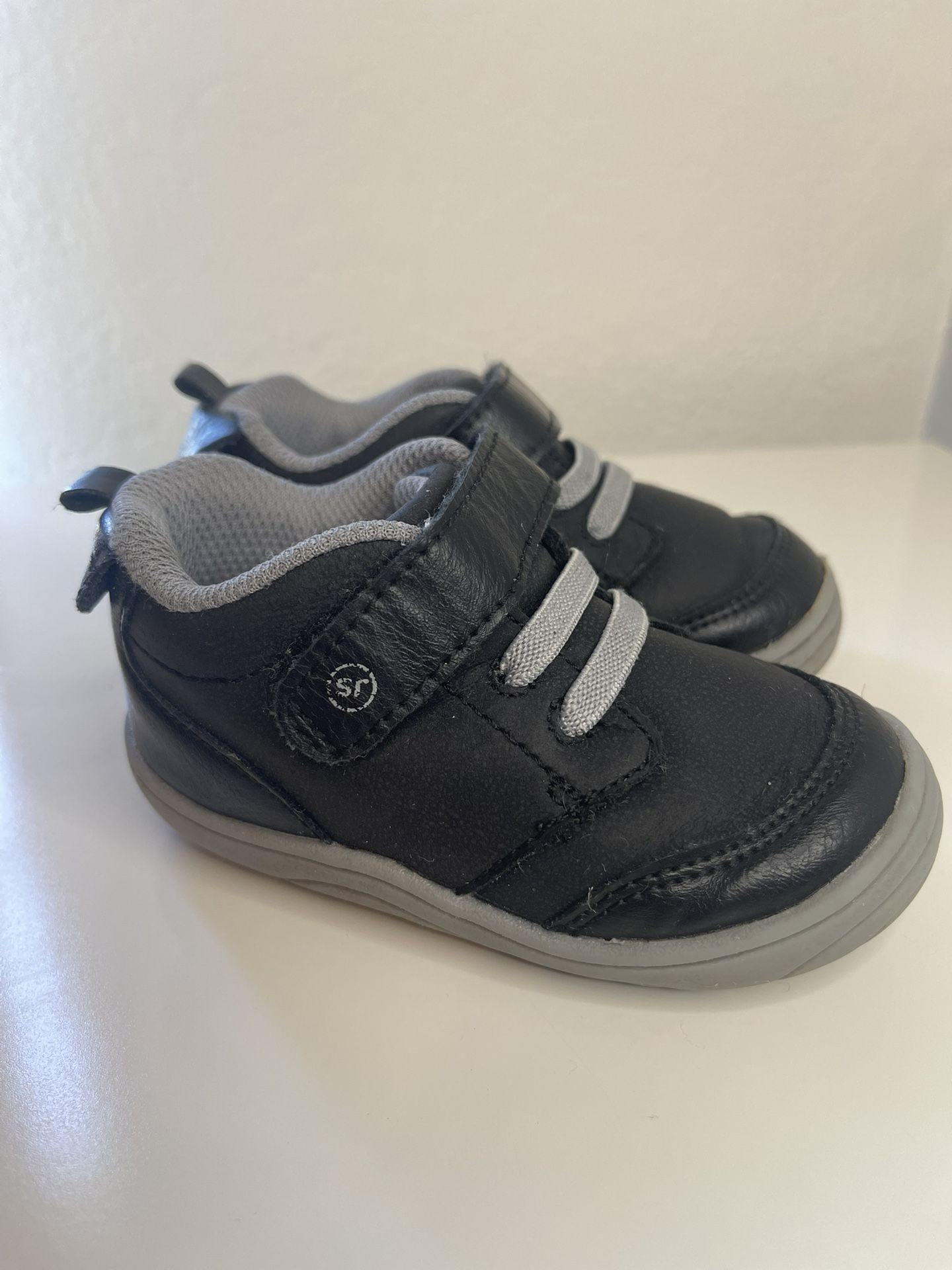 Black Stride Rite 360 - 5c