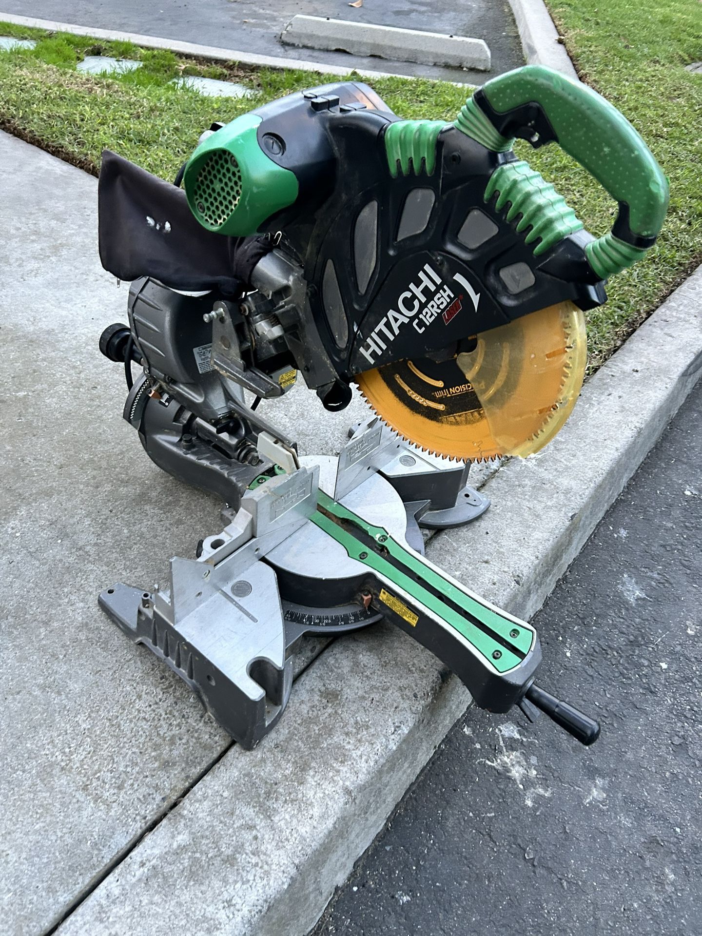 Hitachi Compound Mitre Saw