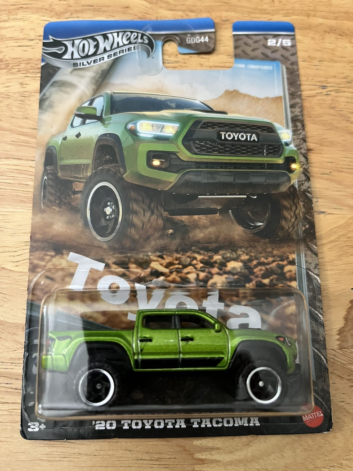 Hot Wheels ‘20 Toyota Tacoma Silver Series 2/5