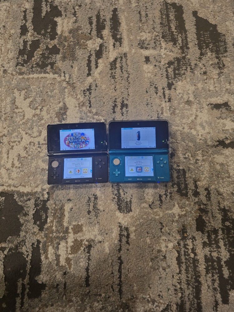 2 3ds Consoles